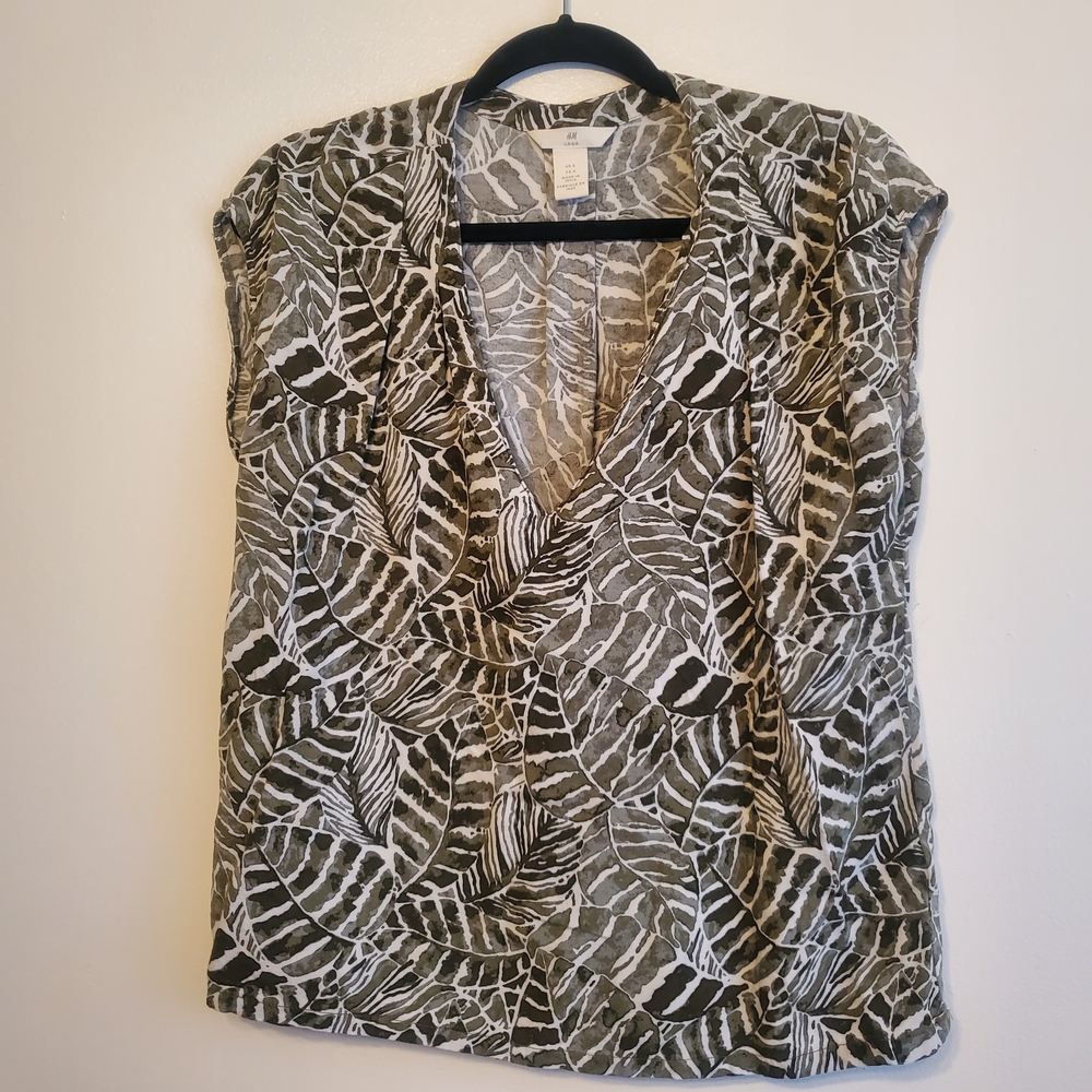 Leaf Print V-Neck Women's Top